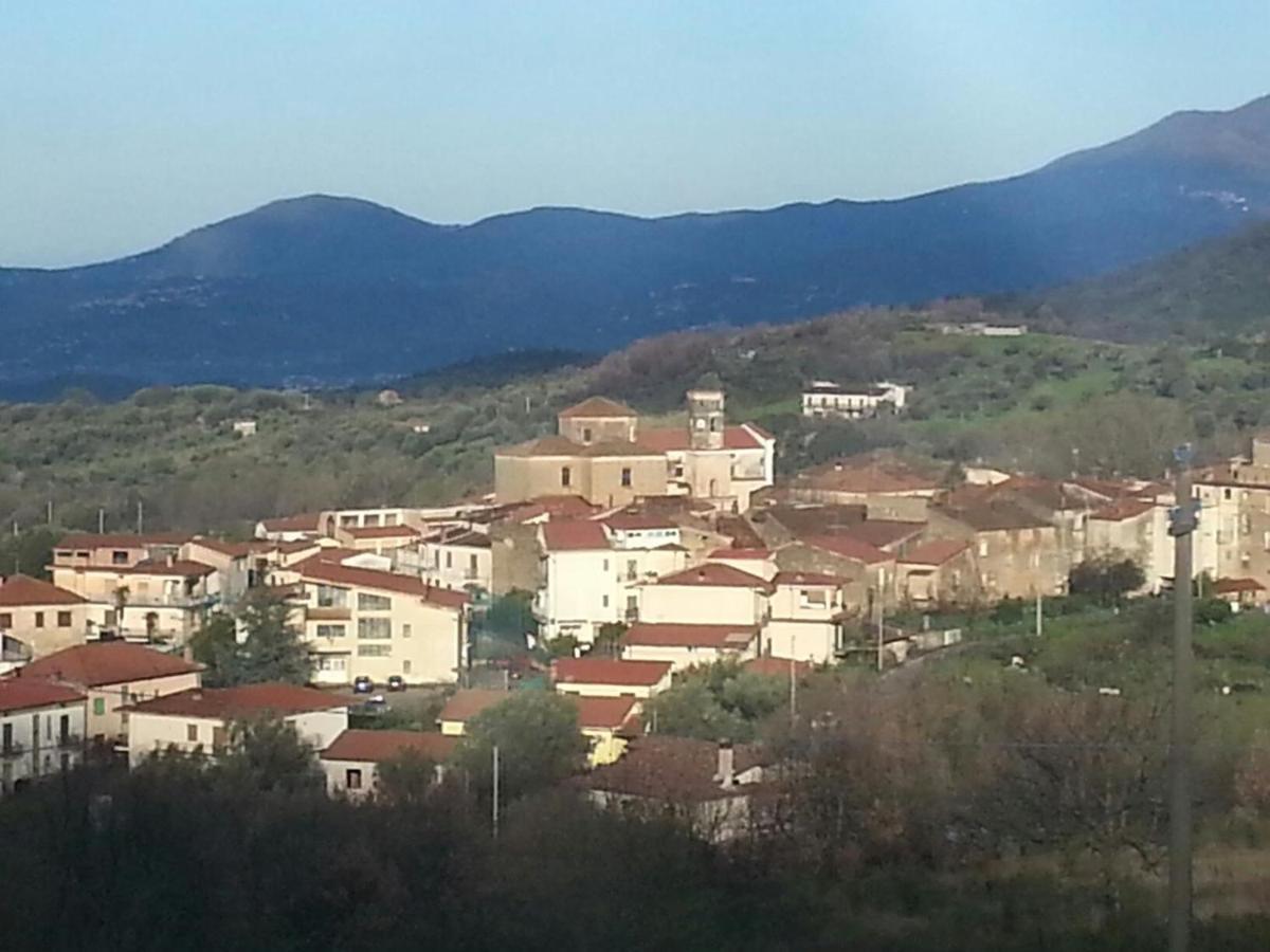 Spacious Apartment In Ceraso With Mountain View Esterno foto