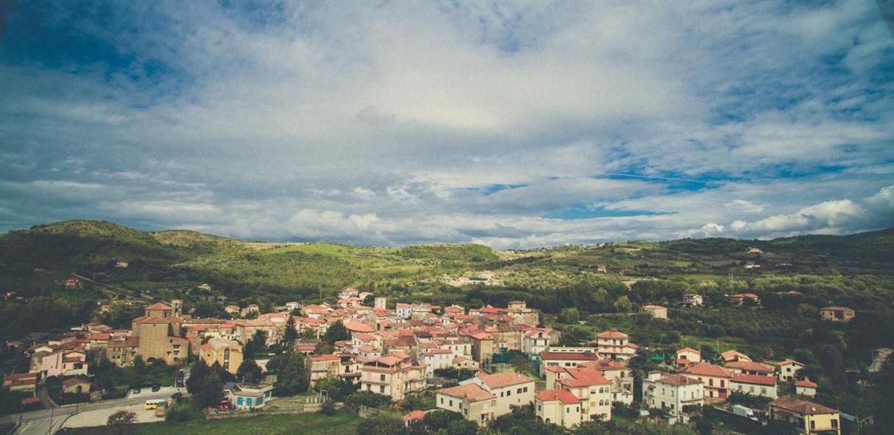 Spacious Apartment In Ceraso With Mountain View Esterno foto